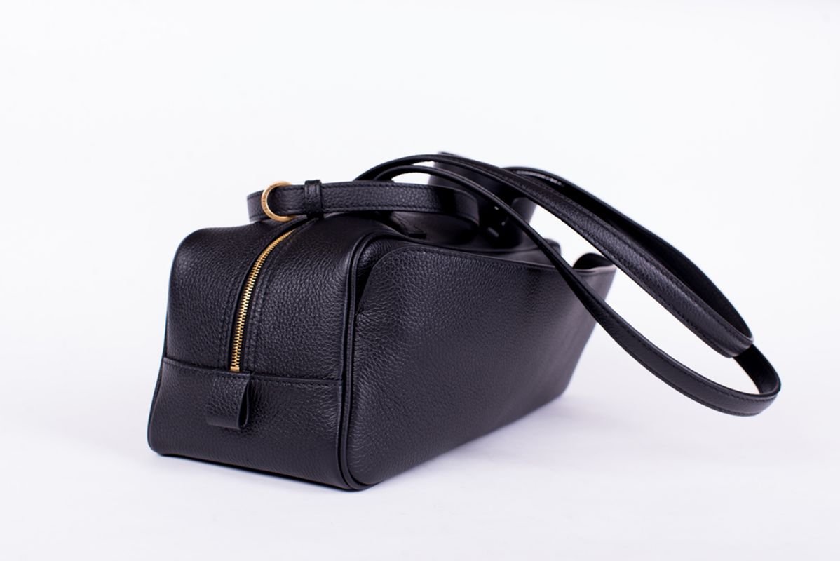 Cумка-бостон черная SS26 BALENCIAGA 832920 2ABNQ