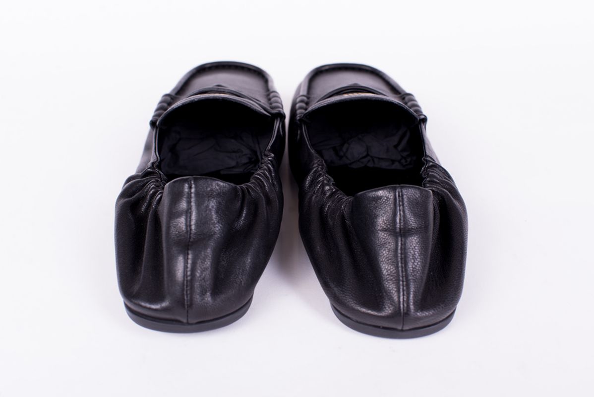 Мокасины черные из кожи SS26 MIU MIU 5D341E