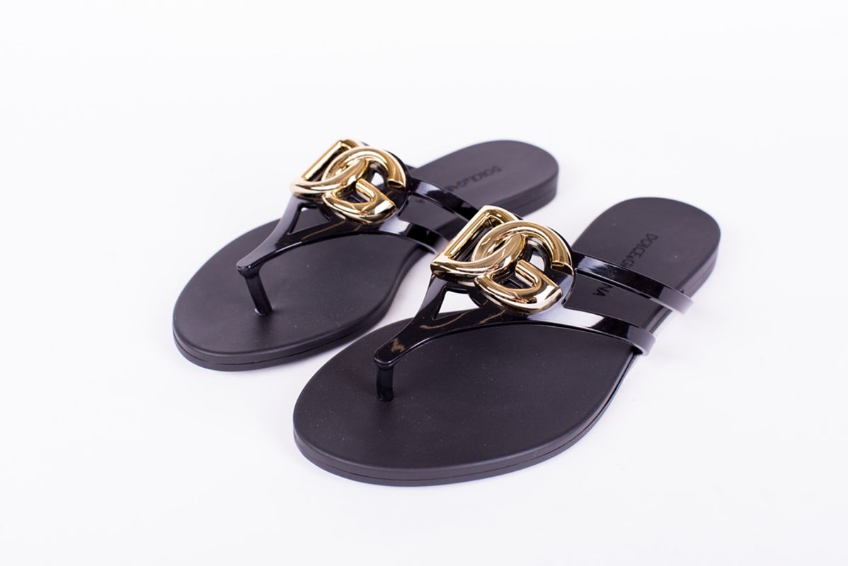 Шлепанцы из резины черные с ажурной перемычкой SS26 Dolce & Gabbana CW2418 AY817 8E831