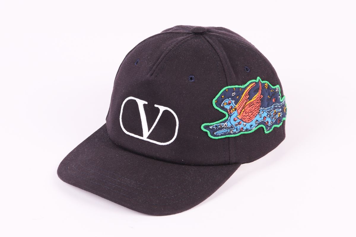 Бейсболка черная c аппликацией SS22 VALENTINO XY2HDA10VVH