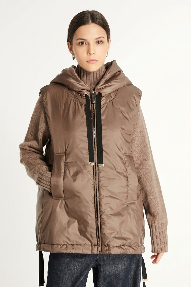 Жилет бежевый с капюшоном "26 MAXMARA GREENGO/075