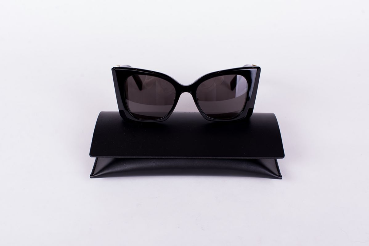 Солнцезащитные очки в черной оправе SS26 Saint Laurent 742004 Y9956