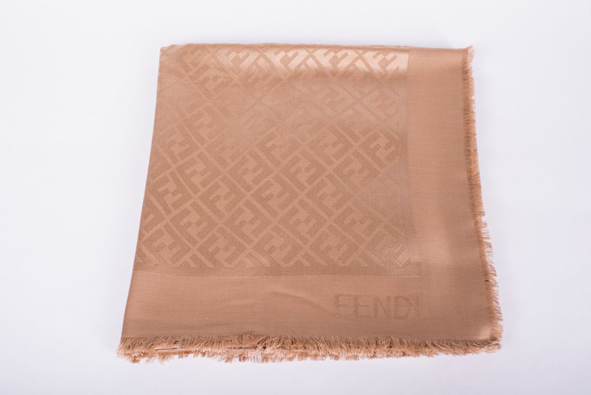 Палантин кэмел шелк/шерсть 25/26 FENDI FXT069 AJW7 F0QB8