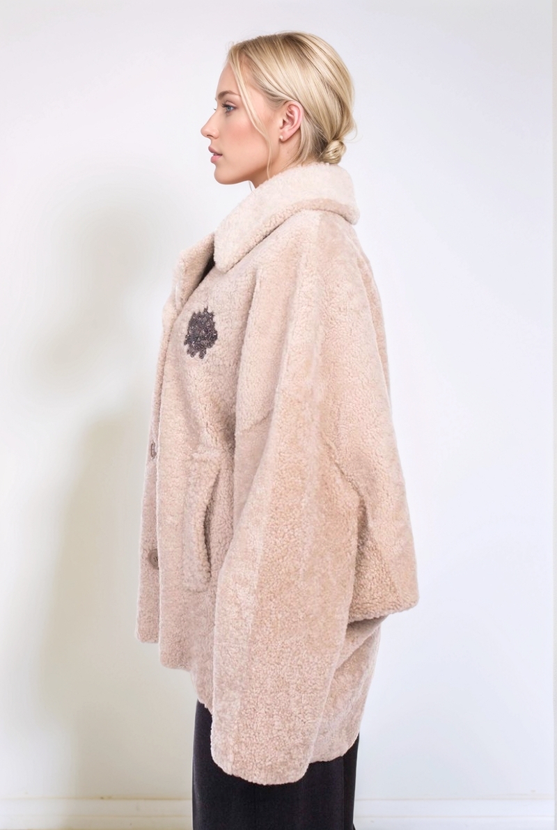 Дубленка бежевая с аппликацией 24/25 RinDi 24/306