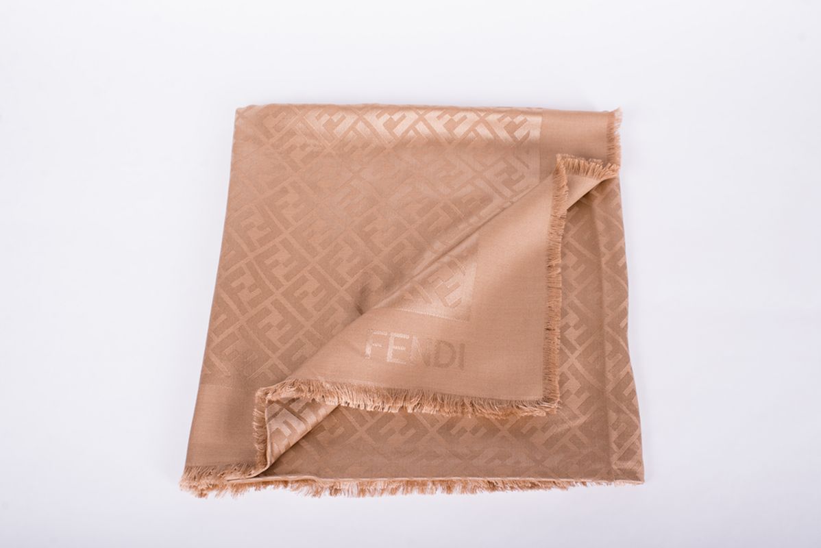 Палантин кэмел шелк/шерсть 25/26 FENDI FXT069 AJW7 F0QB8