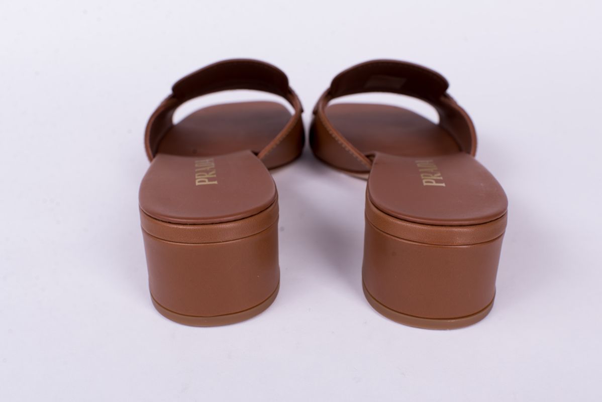 Кожаные мюли на каблуке кэмел SS26 PRADA 1XX781/F035/248