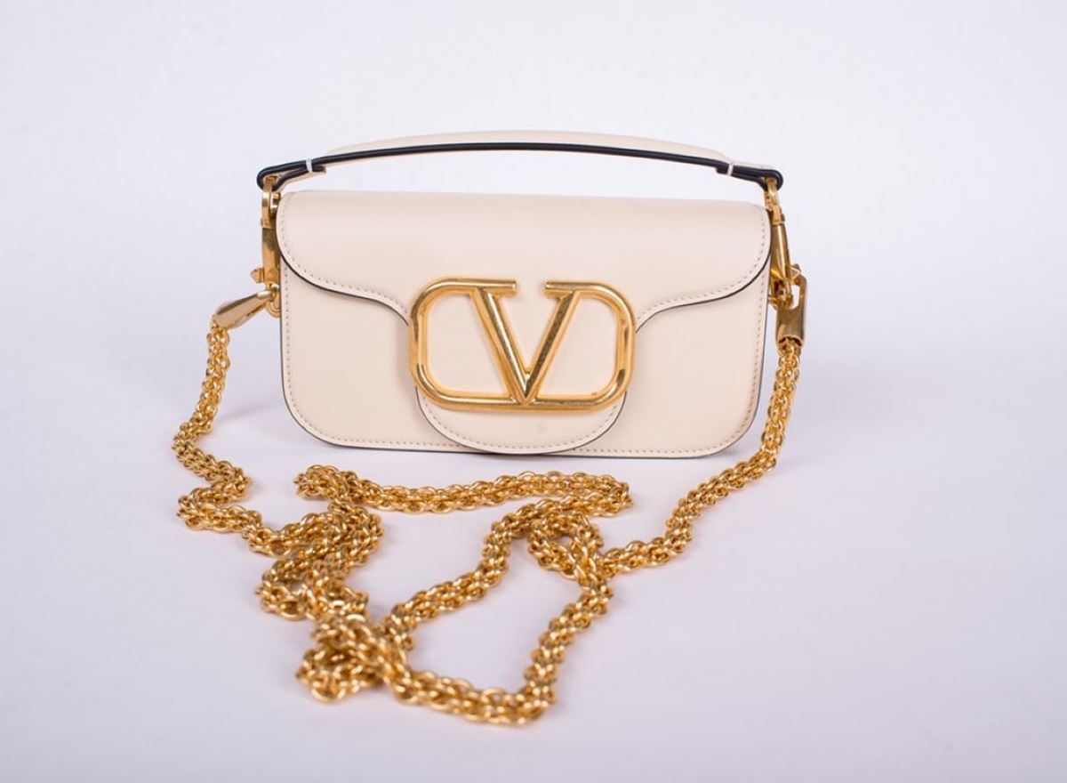 Сумка Locò Small молочная 25/26 VALENTINO 7W0B0K53ZXL